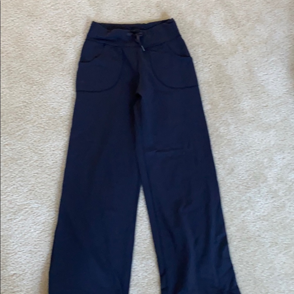 Lululemon wide leg pant size 4